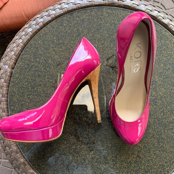 Michael Kors Red Platform Heel Pump - Picture 4 of 6